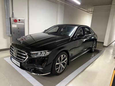 MERCEDES-BENZ E-CLASS - 2