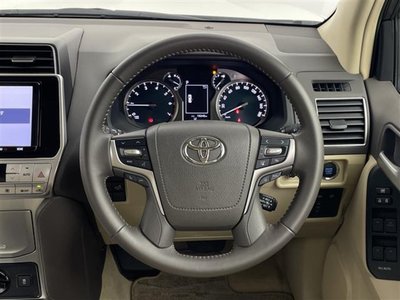 TOYOTA LAND CRUISER PRADO - 8