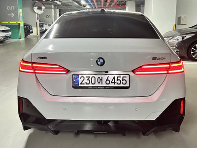 2024 BMW 5 SERIES 照片 2
