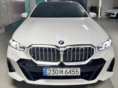 2024 BMW 5 SERIES 照片 1