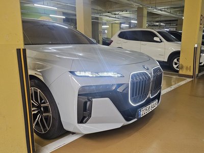 BMW 7 SERIES - 1