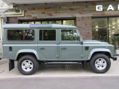 LAND ROVER DEFENDER - 4