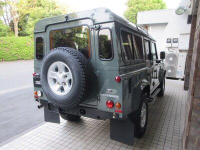 LAND ROVER DEFENDER - 8