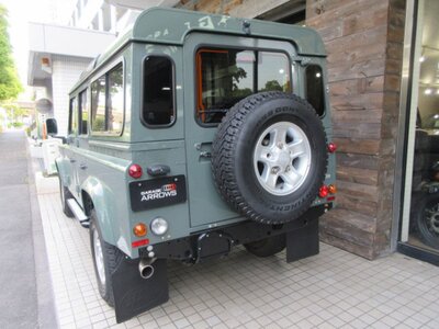 LAND ROVER DEFENDER - 9