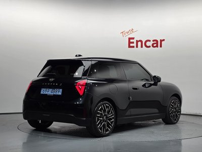 صورة 4 لـ 2024 MINI COOPER ELECTRIC