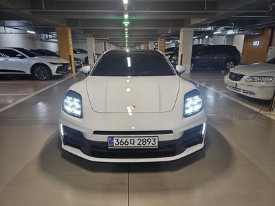 PORSCHE PANAMERA - 4