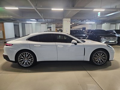 PORSCHE PANAMERA - 1