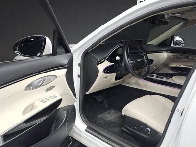 2021 Genesis GV70 photo 10