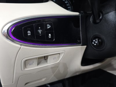 2021 Genesis GV70 — миниатюра 14
