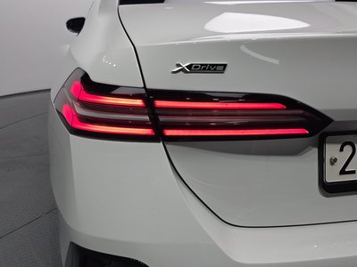 صورة مصغرة 11 لـ 2024 BMW 5 SERIES