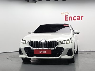 2024 BMW 5 SERIES photo 2