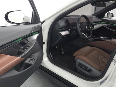 صورة مصغرة 14 لـ 2024 BMW 5 SERIES
