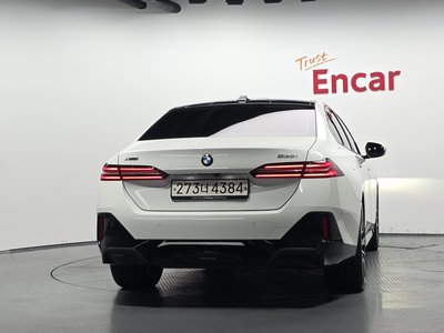 2024 BMW 5 SERIES photo 4