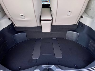 2024 Lexus LM — миниатюра 20