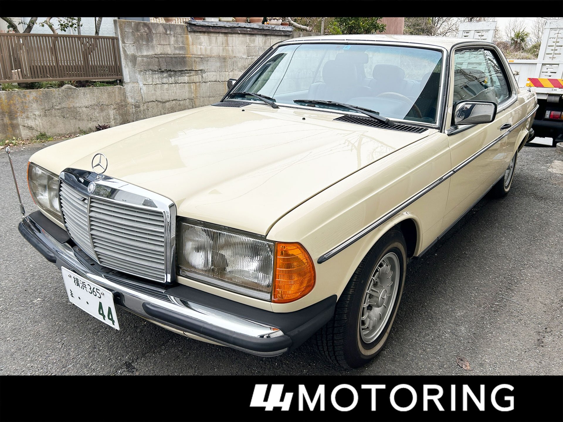 MERCEDES-BENZ MEDIUM-CLASS COUPE - View 1