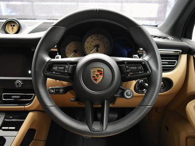 2025 Porsche MACAN — миниатюра 36