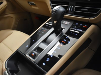 2025 Porsche MACAN — миниатюра 42