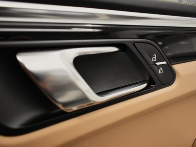 2025 Porsche MACAN — миниатюра 30