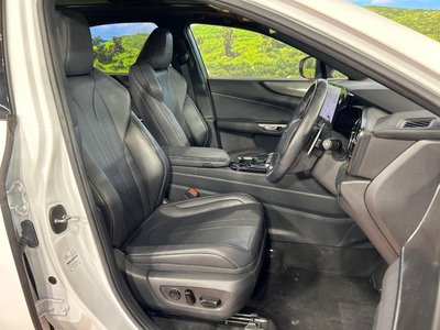 صورة 9 لـ 2023 Lexus NX