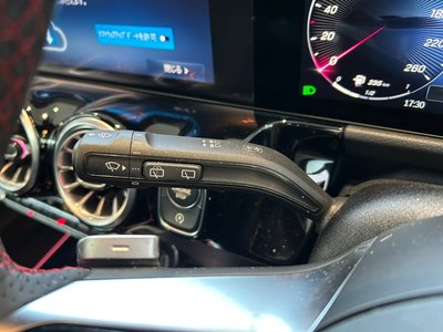 MERCEDES-BENZ GLA - 9