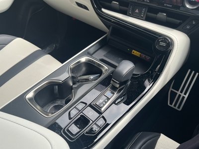 صورة مصغرة 15 لـ 2023 Lexus NX