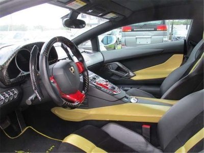 LAMBORGHINI AVENTADOR - 10