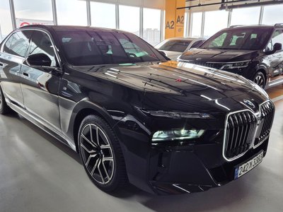 BMW 7 SERIES - 2
