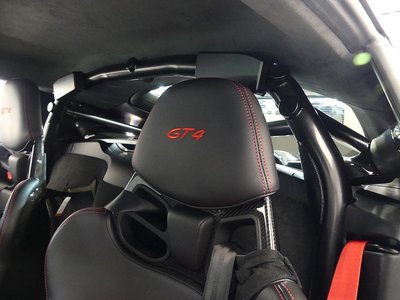 PORSCHE 718 CAYMAN - 10