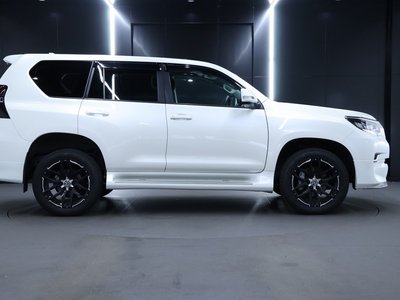 TOYOTA LAND CRUISER PRADO - 9