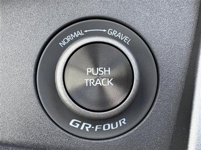 2025 Toyota GR YARIS thumbnail 32