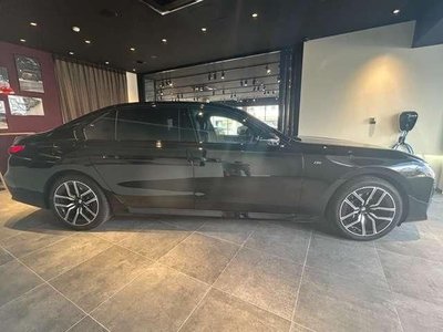 BMW 7 SERIES - 8