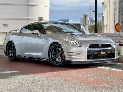 NISSAN GT-R - 1