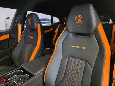LAMBORGHINI URUS - 8