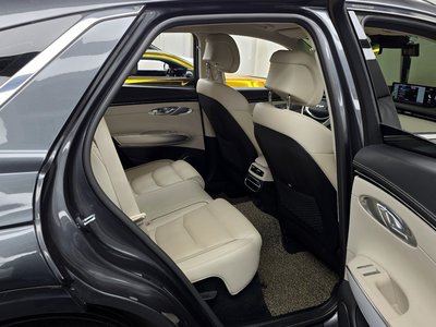 2021 Genesis GV70 — миниатюра 12
