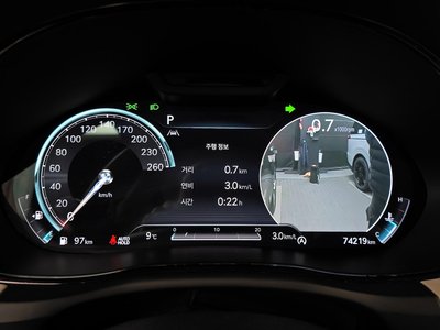 2021 GENESIS GV70 photo 8