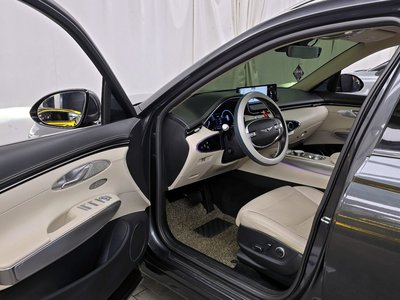 2021 GENESIS GV70 photo 10