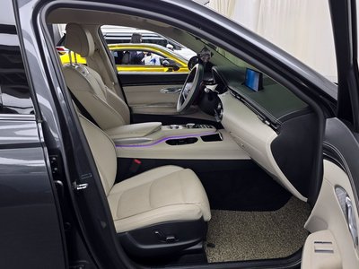 2021 Genesis GV70 — миниатюра 11
