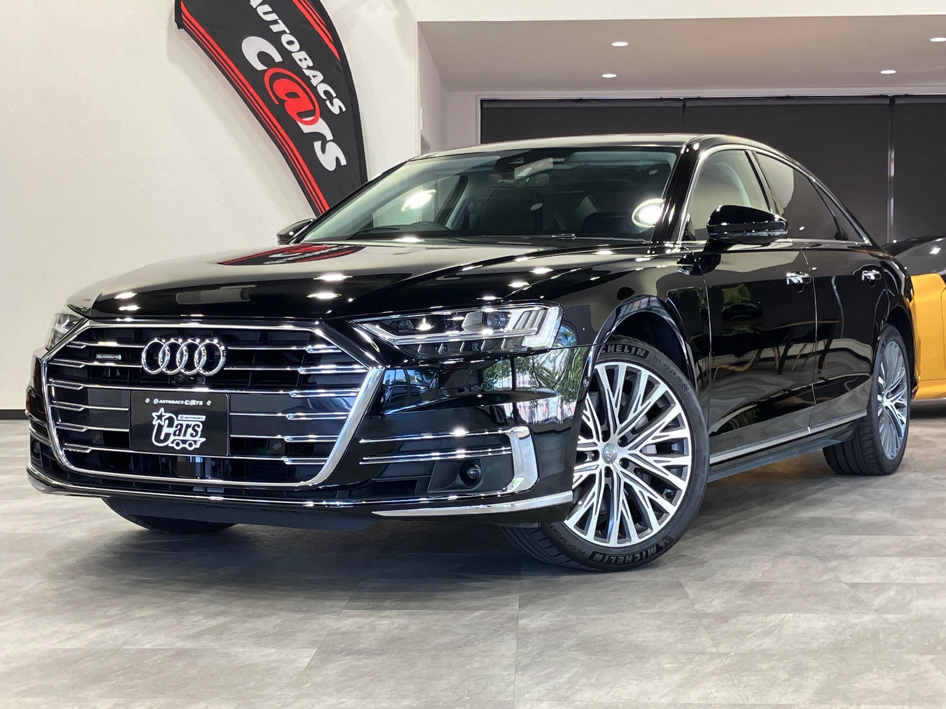 AUDI A8 - View 1