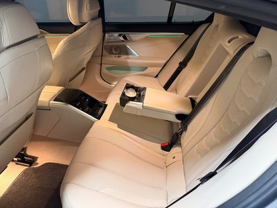 2025 BMW 8 SERIES 照片 10