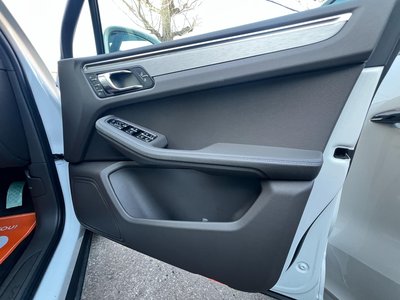 PORSCHE MACAN - 7