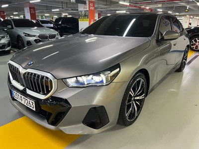 2026 BMW 5 SERIES photo 3