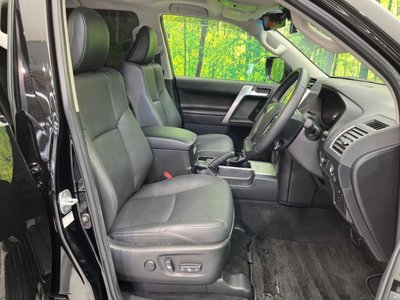 TOYOTA LAND CRUISER PRADO - 8