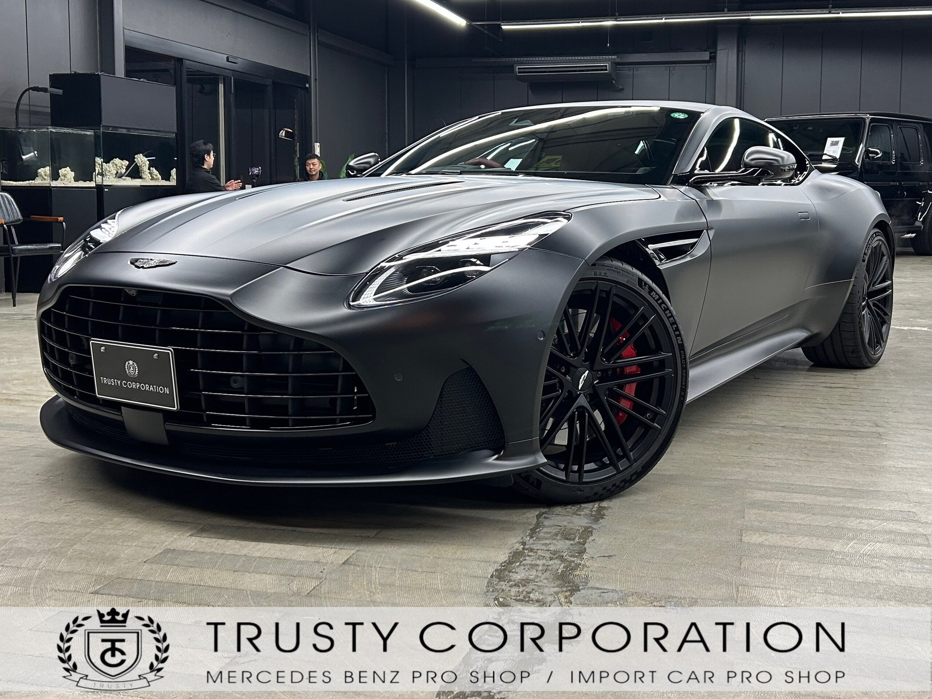 ASTON MARTIN DB12 - View 1