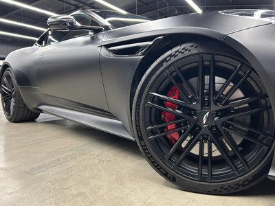 ASTON MARTIN DB12 - 6