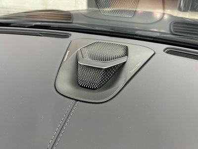 ASTON MARTIN DB12 - 5