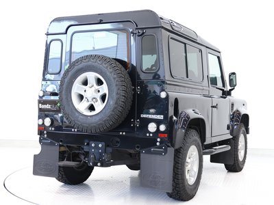 LAND ROVER DEFENDER - 8