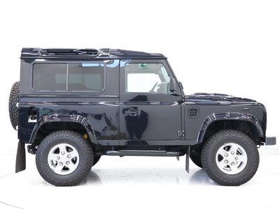 LAND ROVER DEFENDER - 9