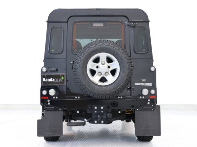 LAND ROVER DEFENDER - 7