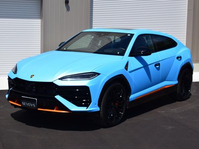 2025 Lamborghini URUS — фото 2