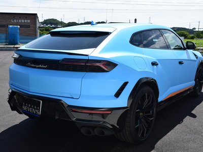 2025 Lamborghini URUS — фото 5